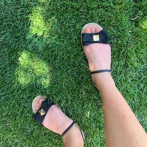 KATE SPADE bow and stud sandals